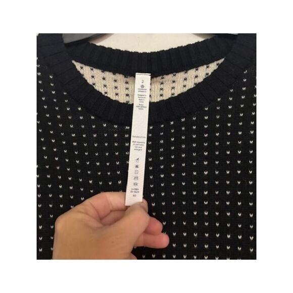 Lululemon Yogi Merino Wool Layering Crew Neck Sweater Zip Slit Thumbhole Size 2 - Picture 8 of 10
